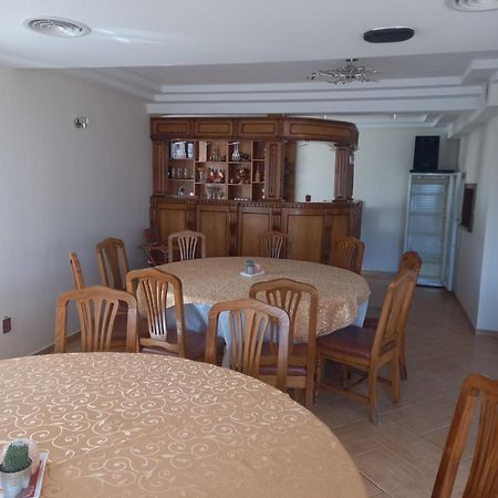 Hotel Pensiunea Alunis à Sadová Extérieur photo