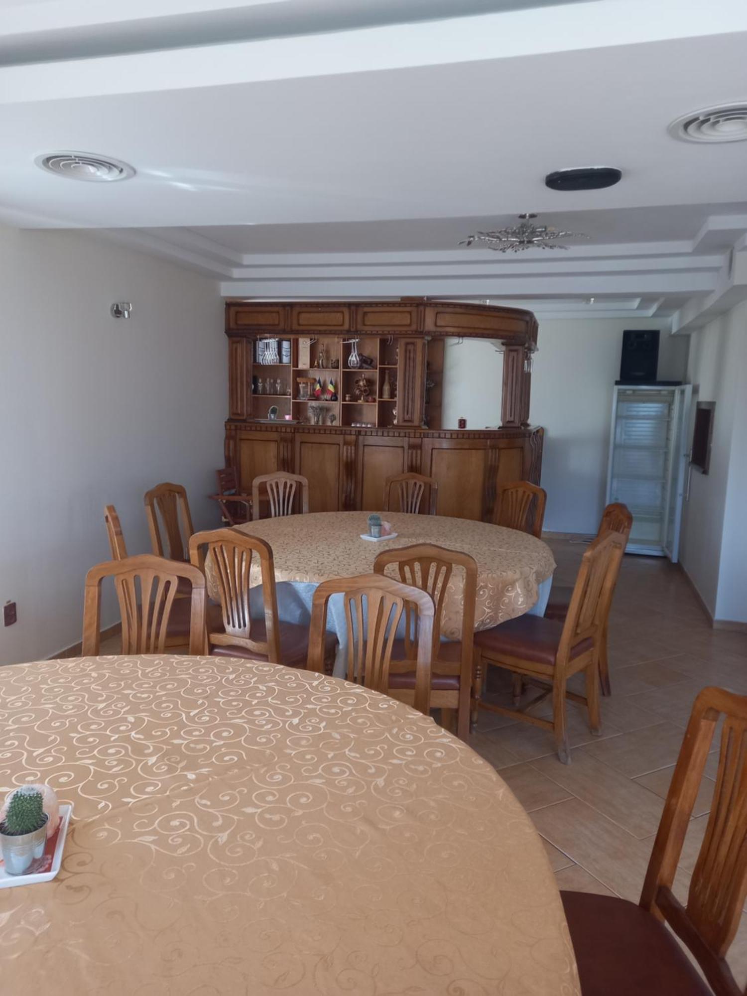 Hotel Pensiunea Alunis à Sadová Extérieur photo